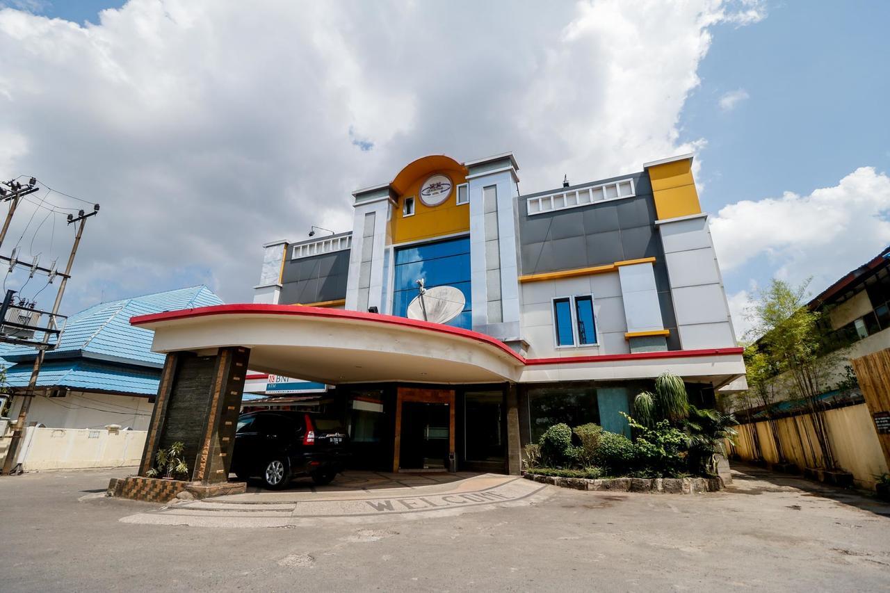 Reddoorz Plus Near Universitas Lambung Mangkurat Banjarmasin  Exterior foto